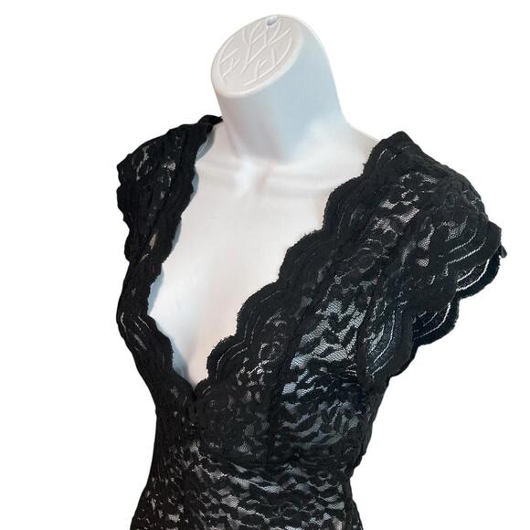 Zara Bodysuit M Black Floral Deep V Neck Sheer Lace Romantic Whimsigoth Clubwear - Picture 1 of 13